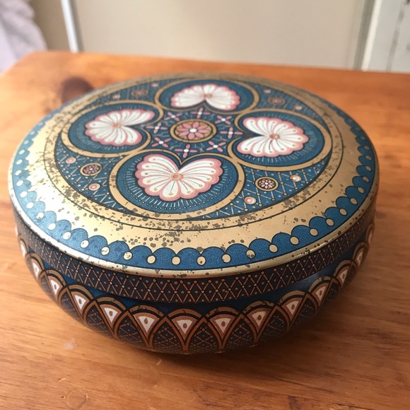 vintage cleo wrap tin container - Picture 2 of 6